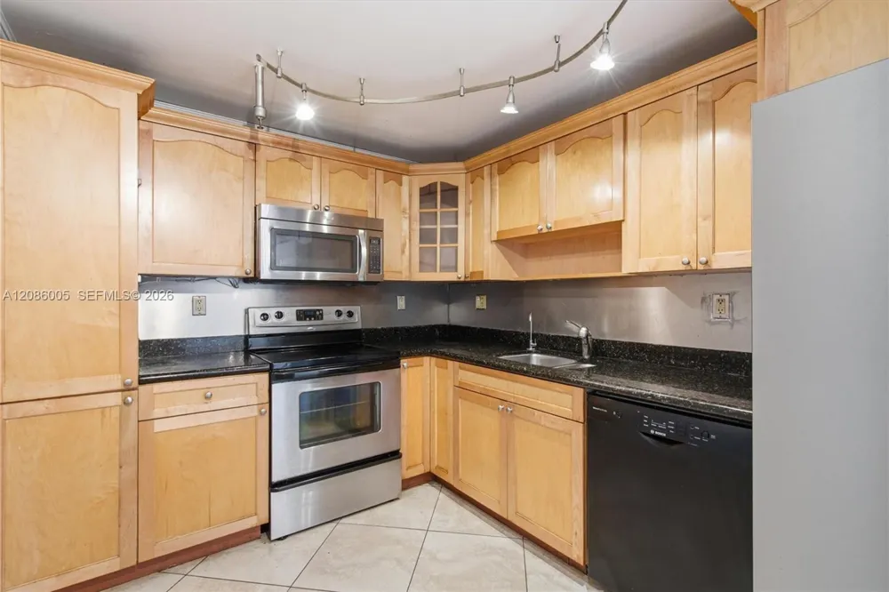 290 174th St #2104 Sunny Isles Beach, FL 33160