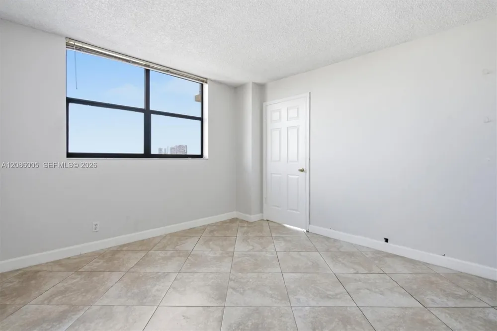 290 174th St #2104 Sunny Isles Beach, FL 33160