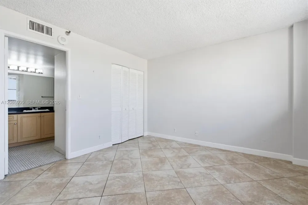 290 174th St #2104 Sunny Isles Beach, FL 33160