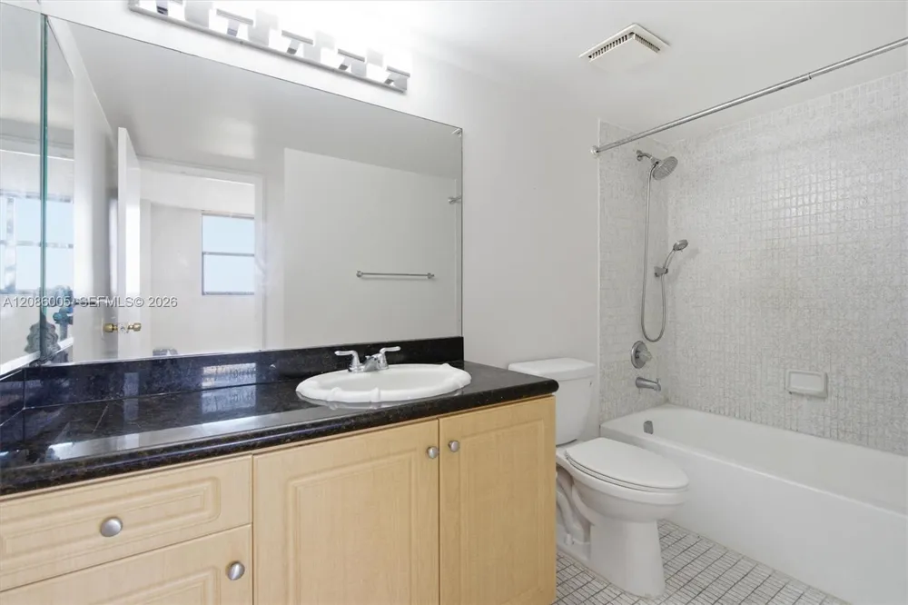 290 174th St #2104 Sunny Isles Beach, FL 33160