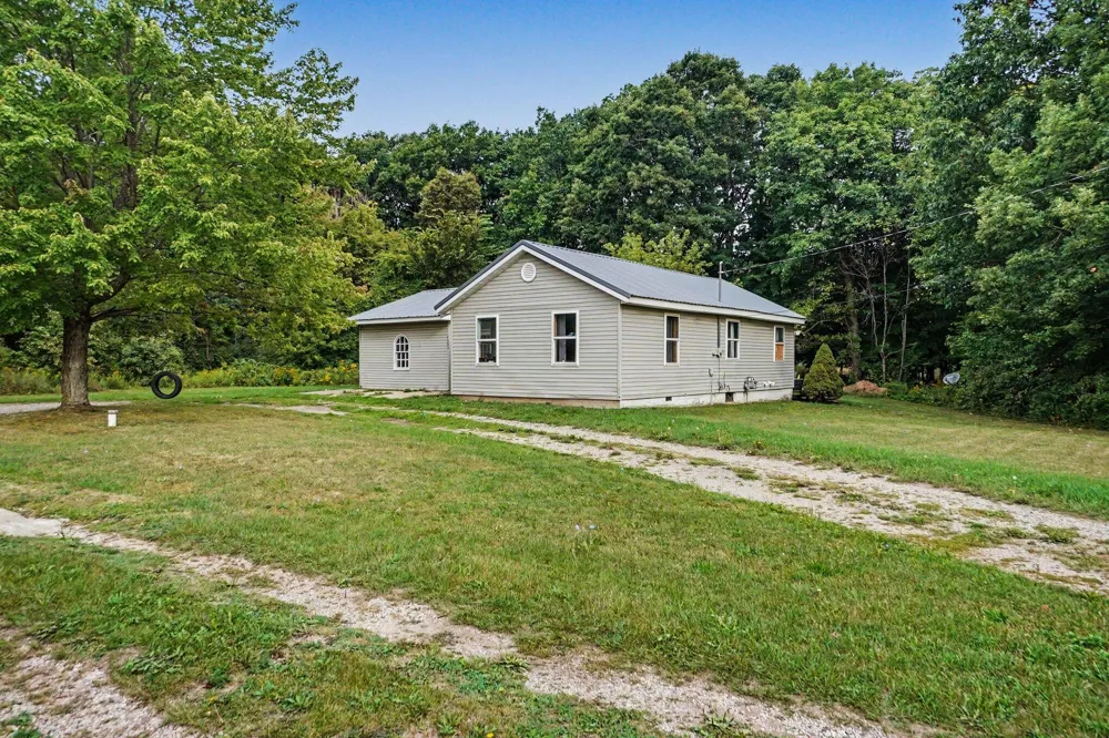 2225 S Wisner Avenue Fremont, MI 49412