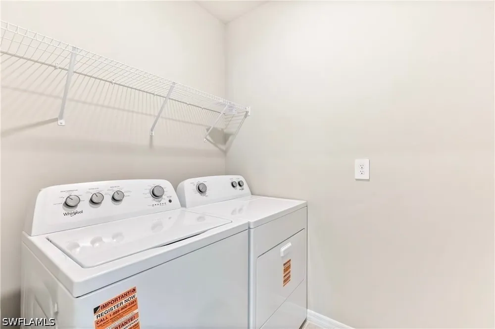 Lawn Court Labelle, FL 33935