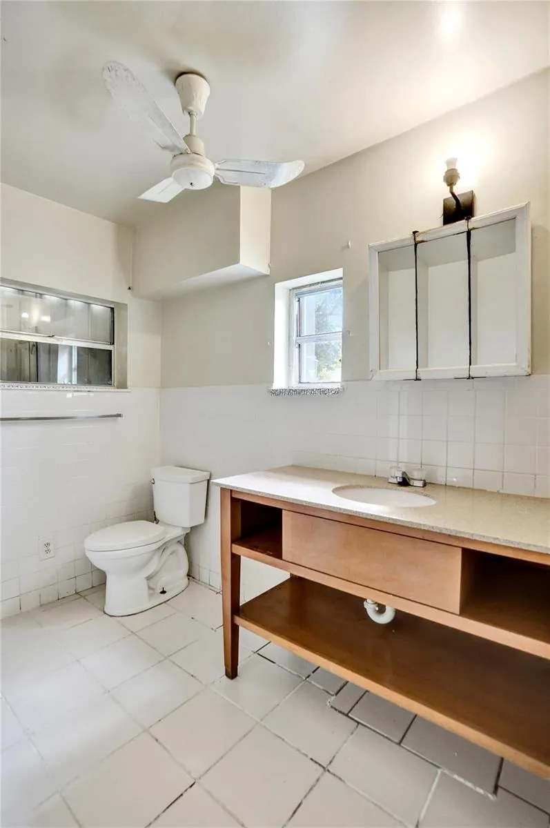 1318 NW 11TH PLACE Fort Lauderdale, FL 33311