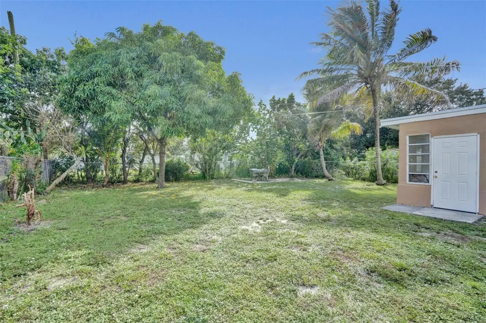 1318 NW 11TH PLACE Fort Lauderdale, FL 33311
