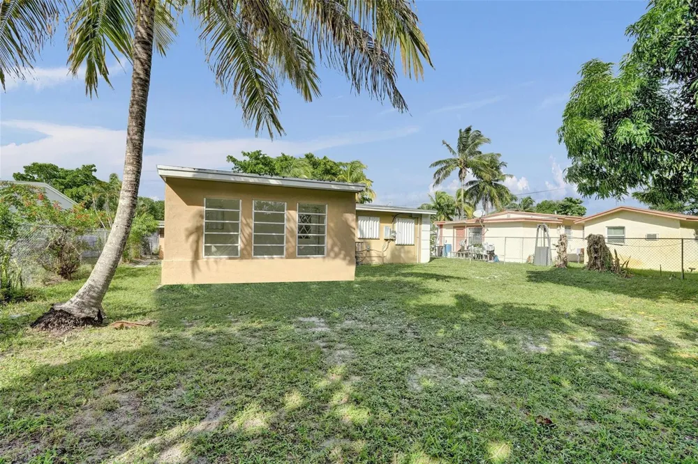 1318 NW 11TH PLACE Fort Lauderdale, FL 33311
