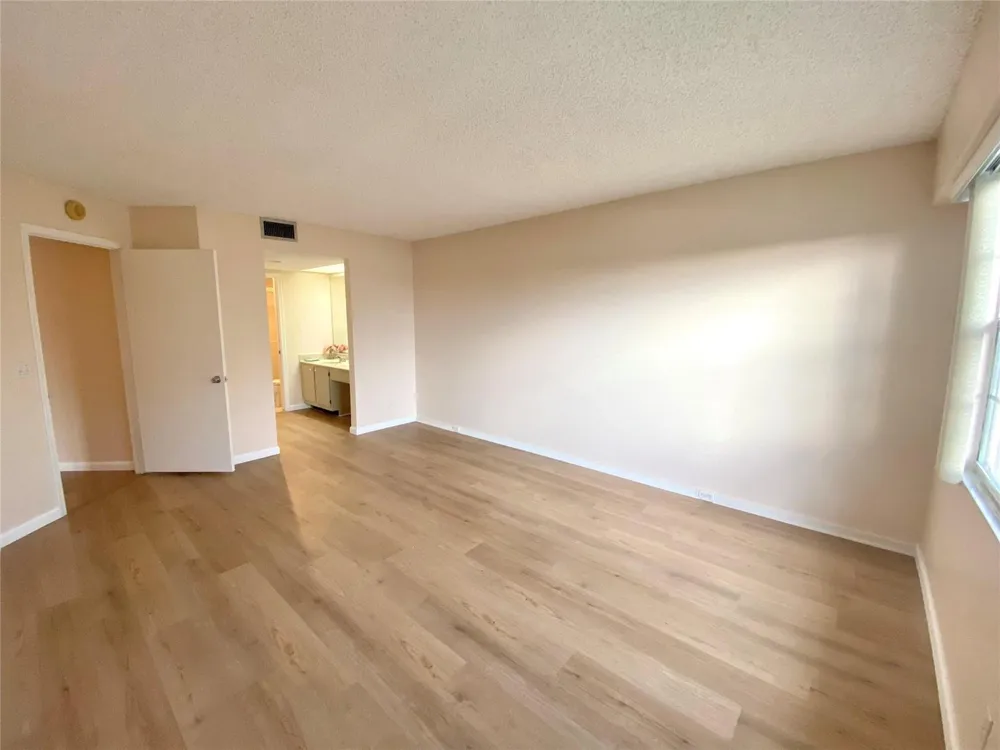1000 SW 128TH TERRACE #411V Pembroke Pines, FL 33027