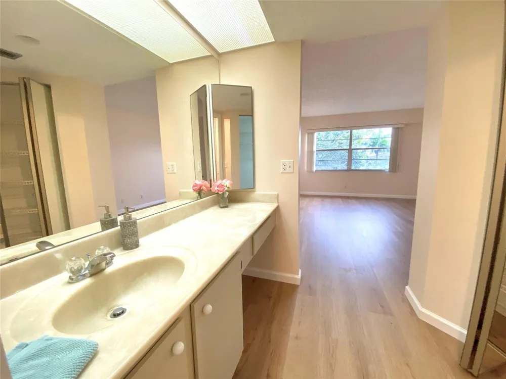 1000 SW 128TH TERRACE #411V Pembroke Pines, FL 33027