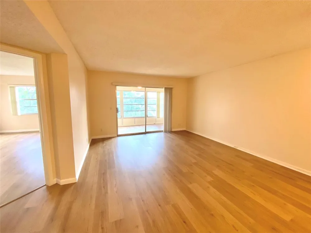 1000 SW 128TH TERRACE #411V Pembroke Pines, FL 33027