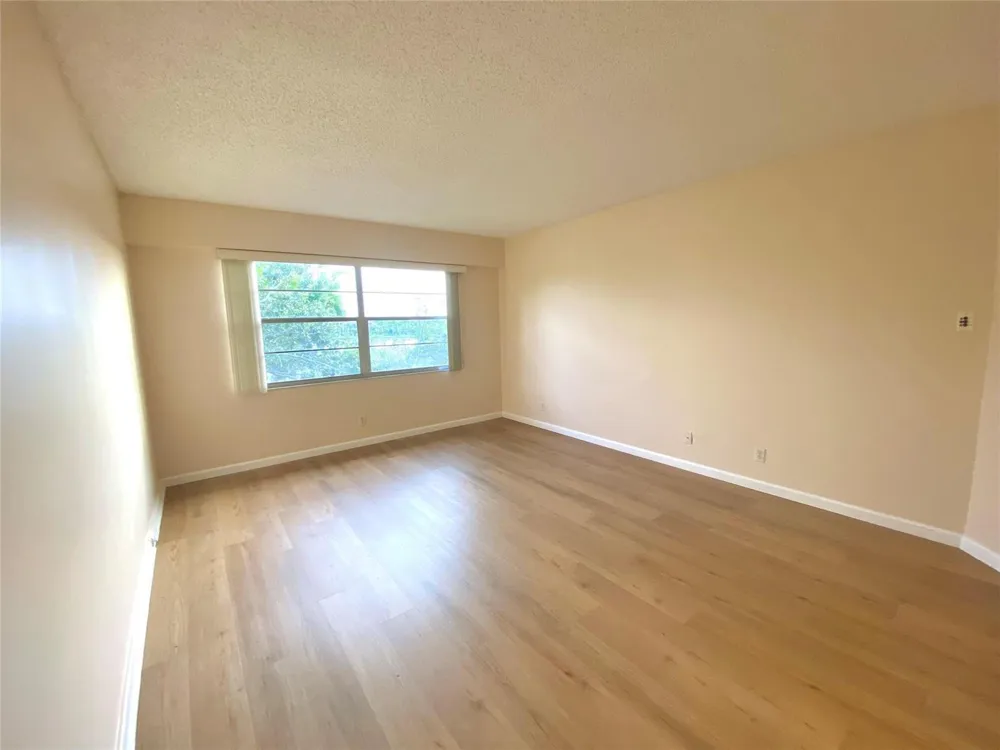 1000 SW 128TH TERRACE #411V Pembroke Pines, FL 33027