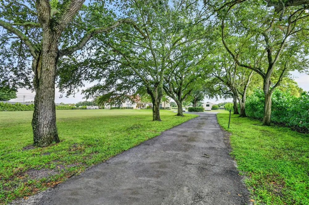 876 Cindy Cir Lane Wellington, FL 33414