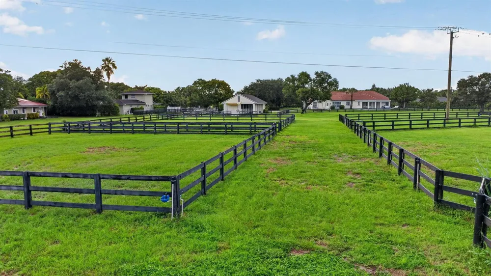 876 Cindy Cir Lane Wellington, FL 33414