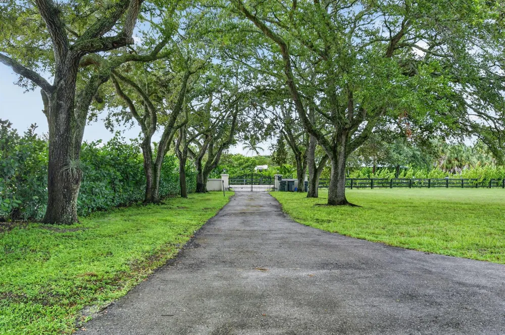 876 Cindy Cir Lane Wellington, FL 33414
