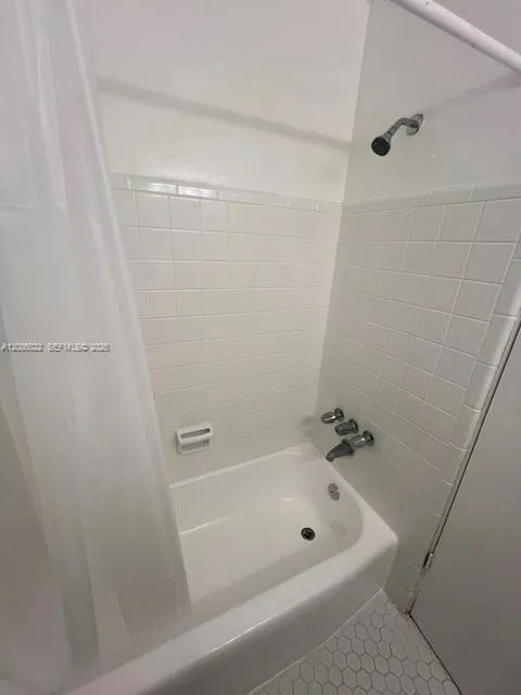 696 NE 85th St #2 Miami, FL 33138