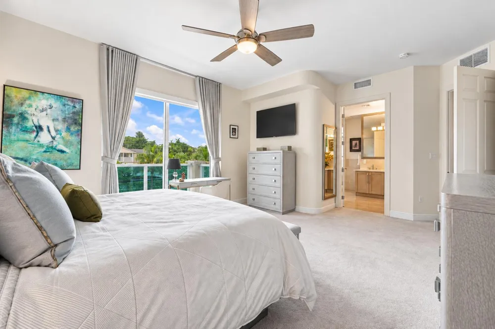 516 HENDRICKS Isle #2C Fort Lauderdale, FL 33301