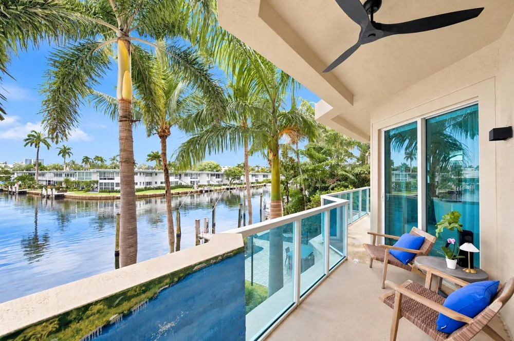 516 HENDRICKS Isle #2C Fort Lauderdale, FL 33301