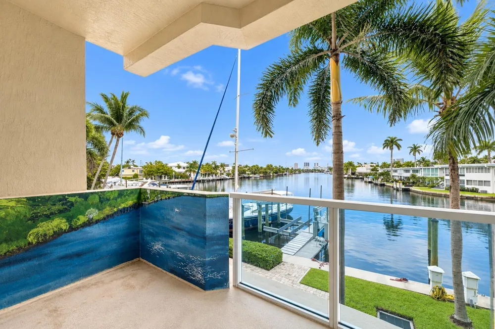 516 HENDRICKS Isle #2C Fort Lauderdale, FL 33301