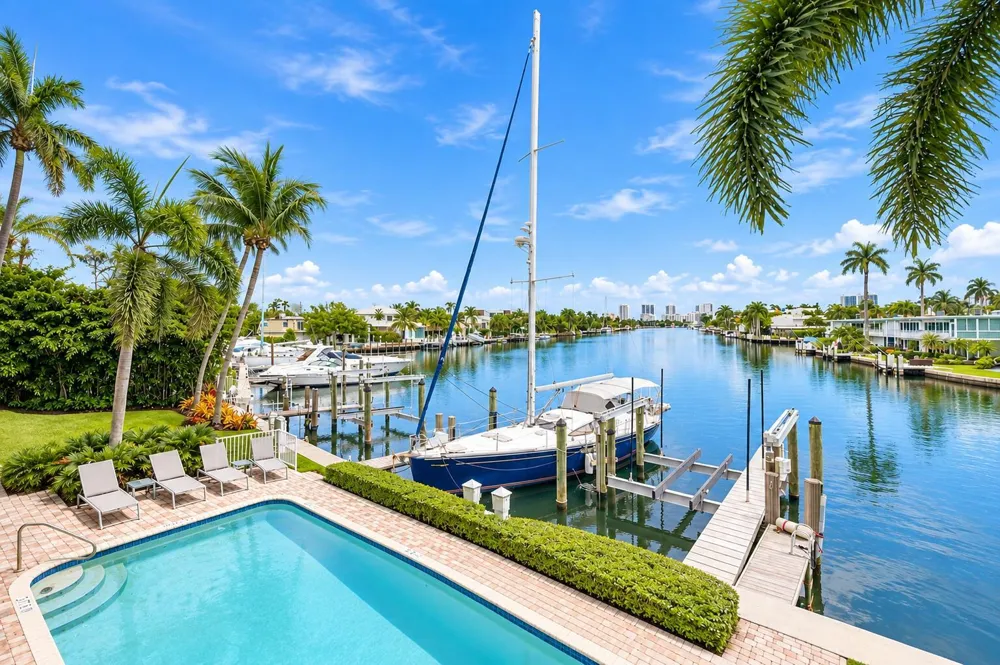 516 HENDRICKS Isle #2C Fort Lauderdale, FL 33301