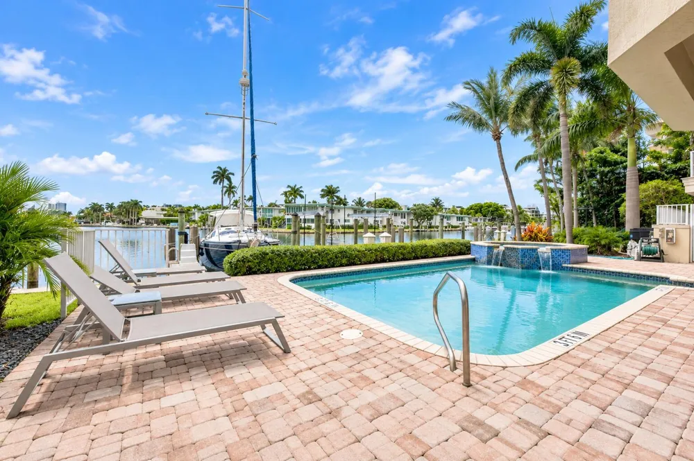 516 HENDRICKS Isle #2C Fort Lauderdale, FL 33301