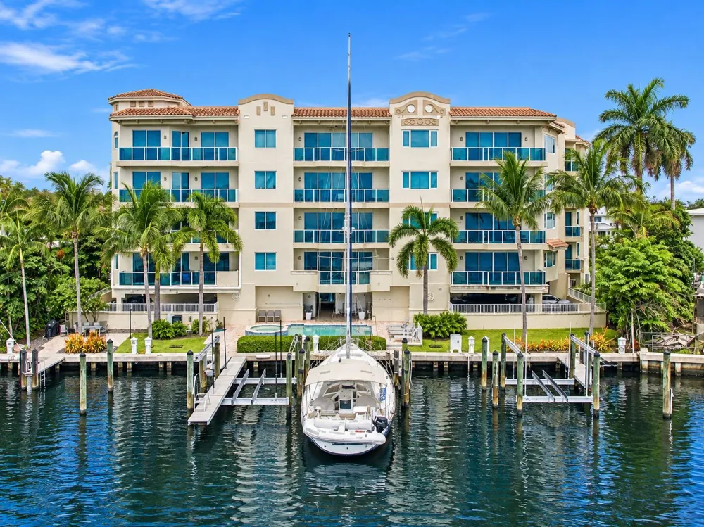 516 HENDRICKS Isle #2C Fort Lauderdale, FL 33301