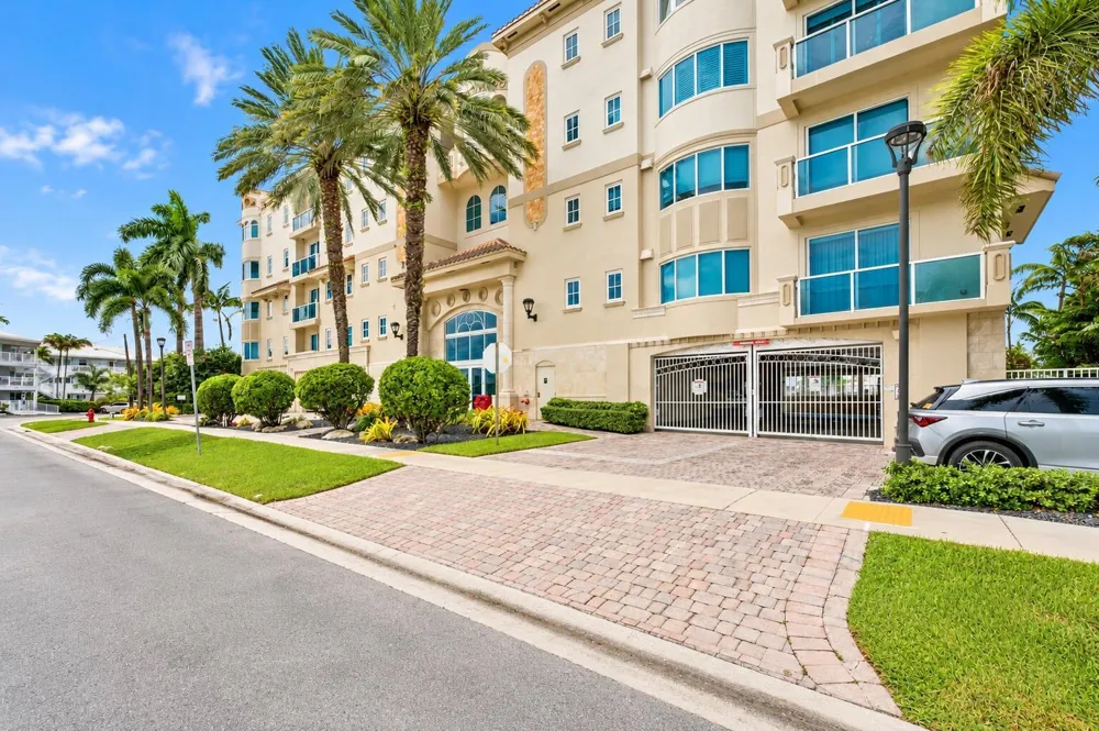 516 HENDRICKS Isle #2C Fort Lauderdale, FL 33301