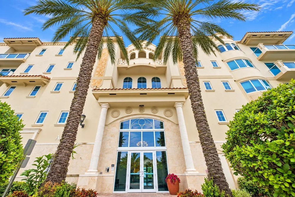 516 HENDRICKS Isle #2C Fort Lauderdale, FL 33301