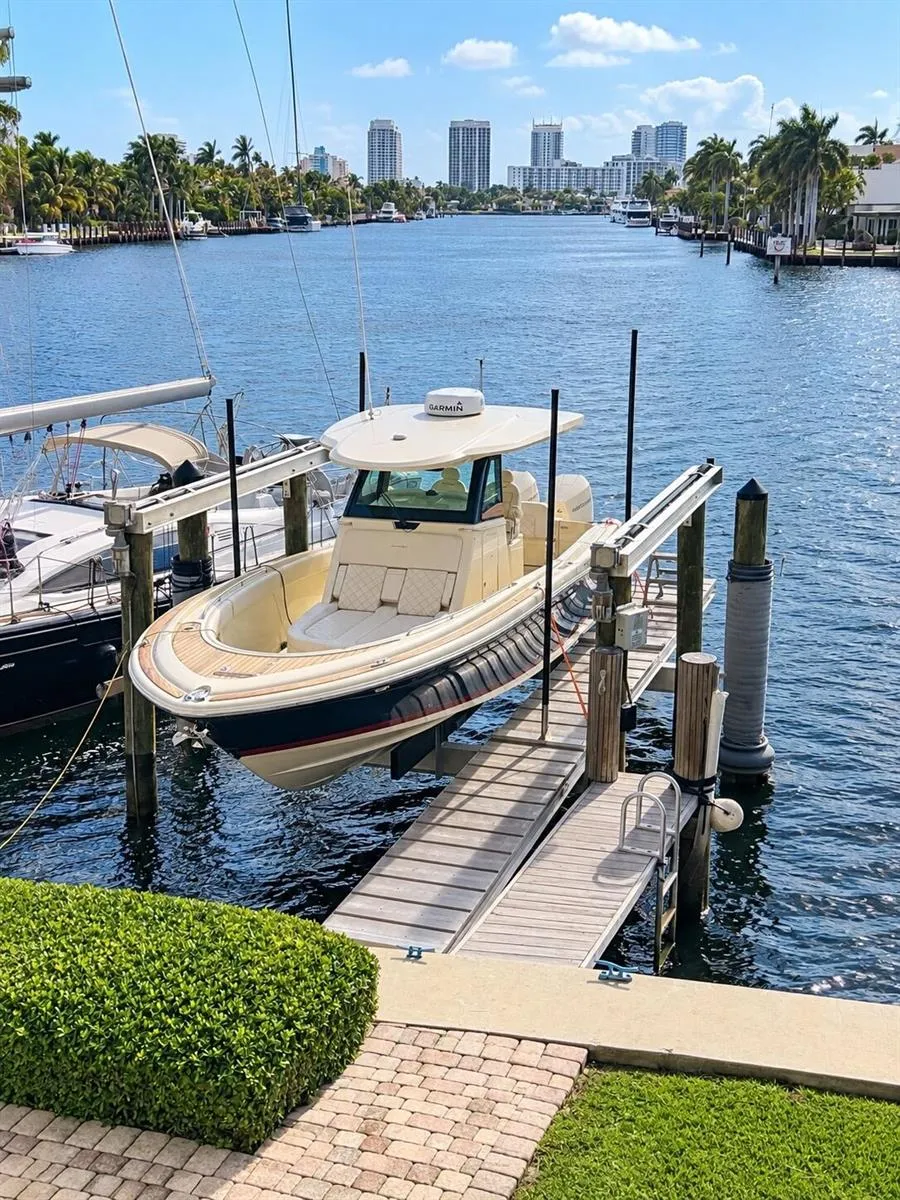 516 HENDRICKS Isle #2C Fort Lauderdale, FL 33301
