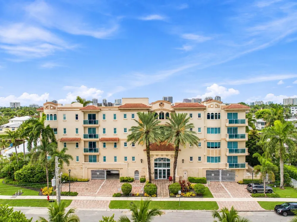 516 HENDRICKS Isle #2C Fort Lauderdale, FL 33301
