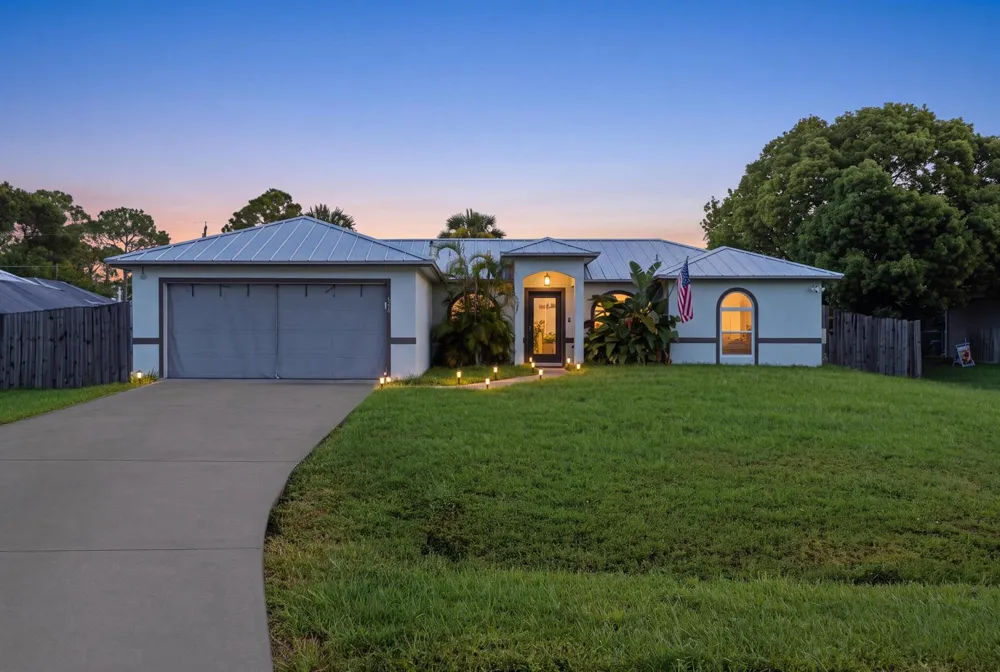 385 SW Nativity Terrace Port St. Lucie, FL 34953