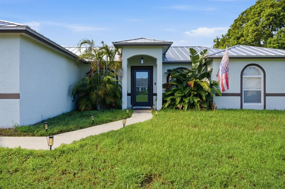 385 SW Nativity Terrace Port St. Lucie, FL 34953