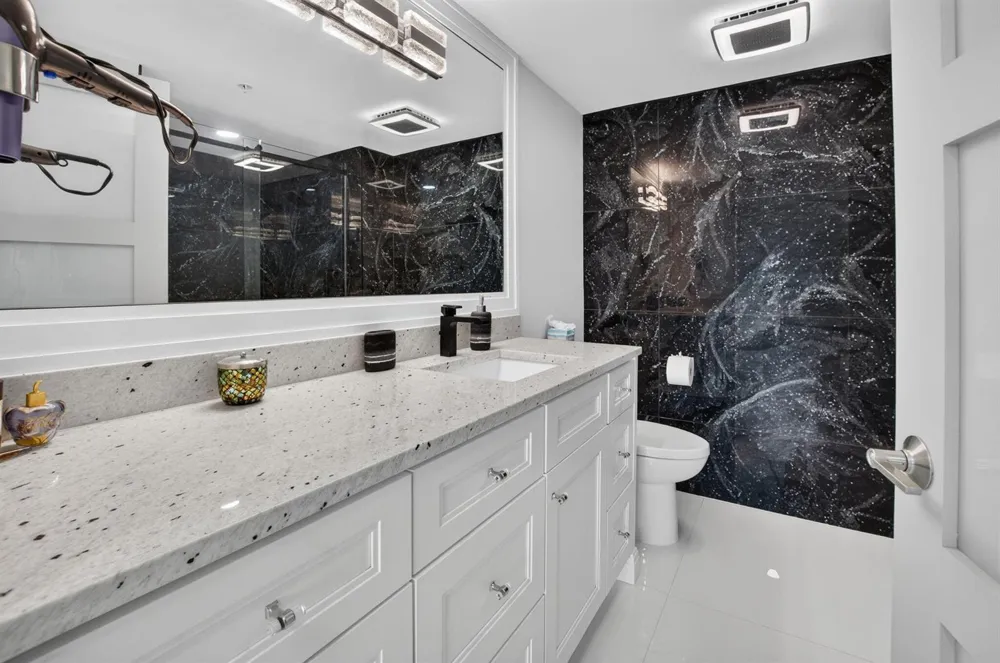 625 Casa Loma Boulevard #1003 Boynton Beach, FL 33435