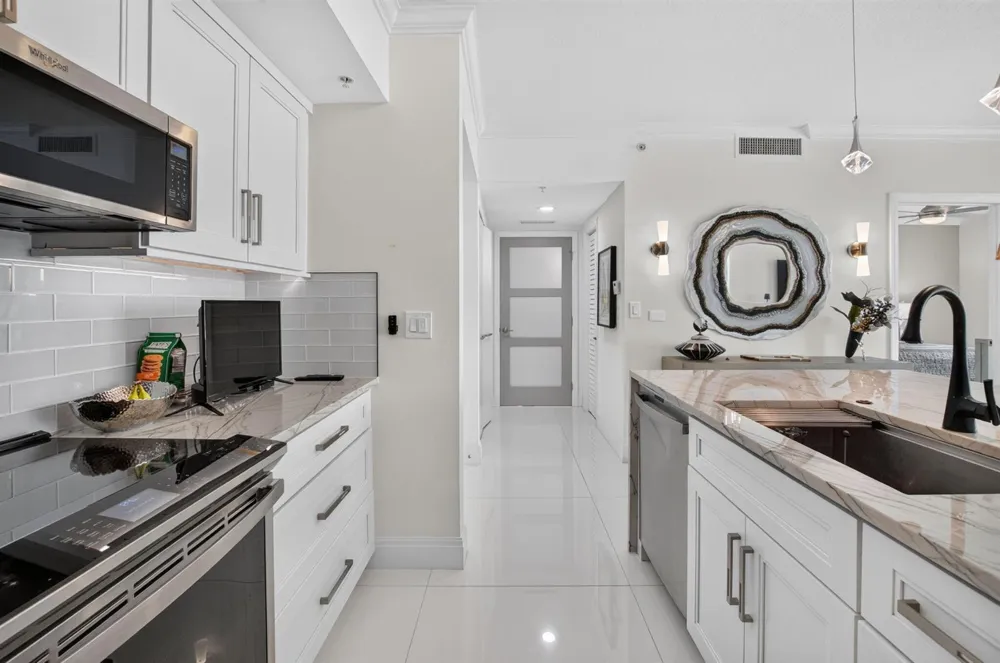 625 Casa Loma Boulevard #1003 Boynton Beach, FL 33435