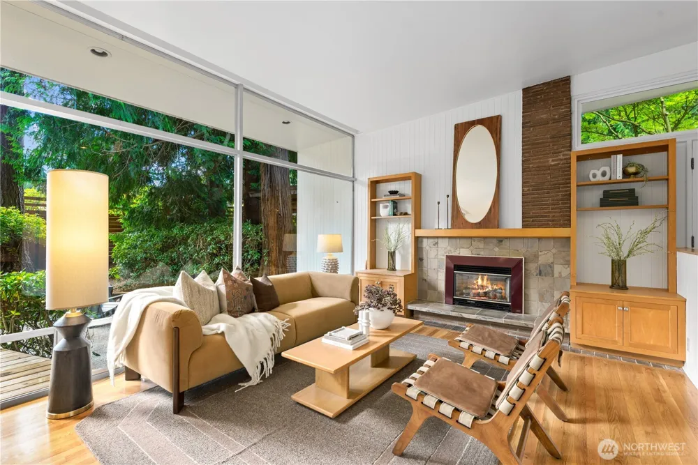 8504 43rd Avenue NE Seattle, WA 98115