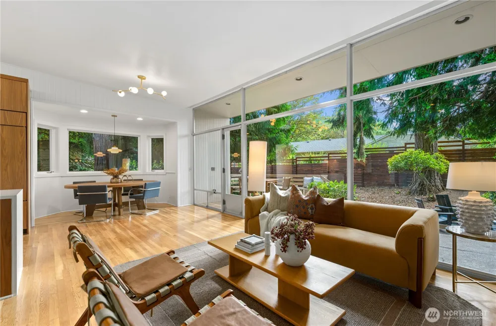 8504 43rd Avenue NE Seattle, WA 98115