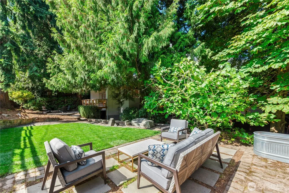 8504 43rd Avenue NE Seattle, WA 98115