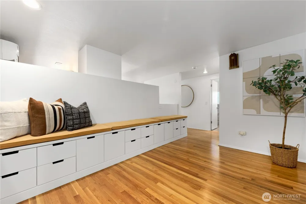 8504 43rd Avenue NE Seattle, WA 98115