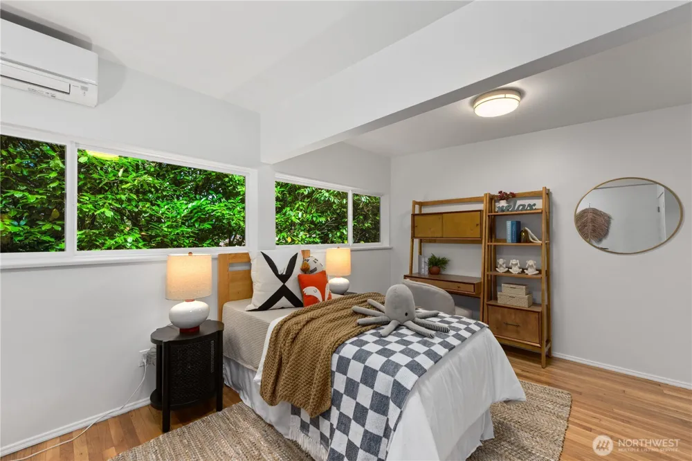 8504 43rd Avenue NE Seattle, WA 98115