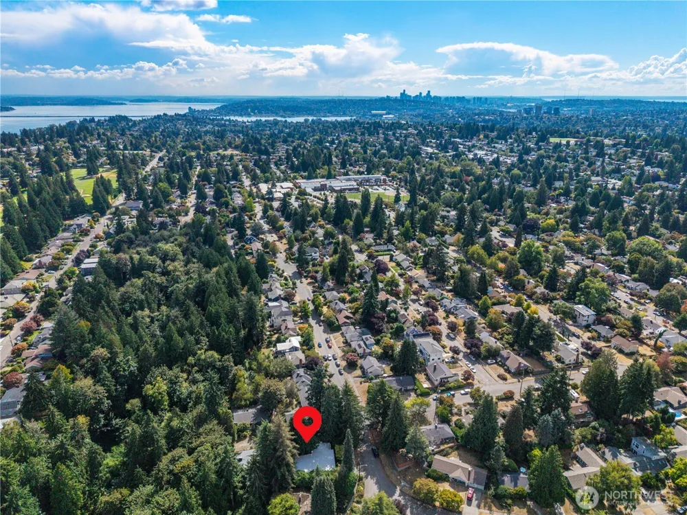 8504 43rd Avenue NE Seattle, WA 98115