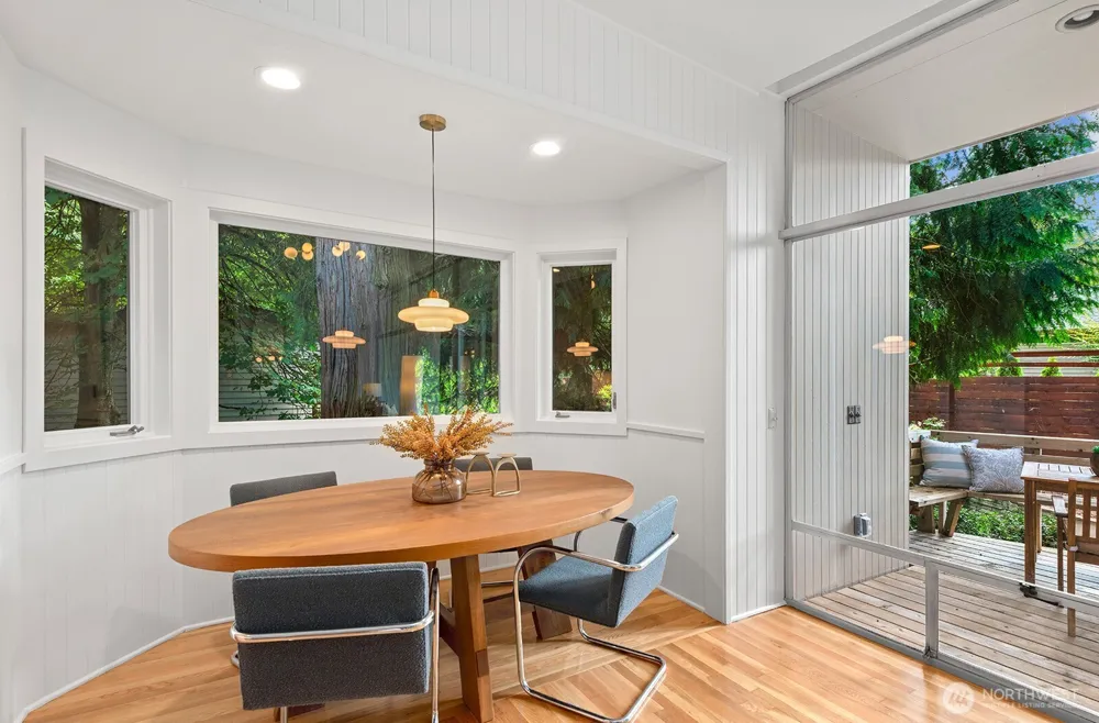 8504 43rd Avenue NE Seattle, WA 98115