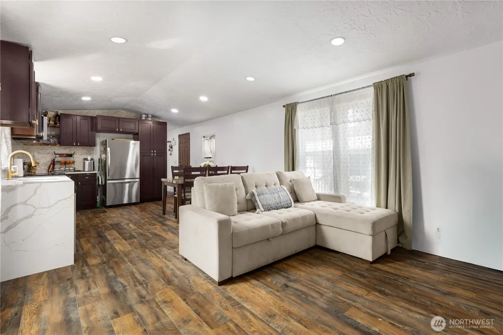 13708 108th Street Ct E #4 Puyallup, WA 98374