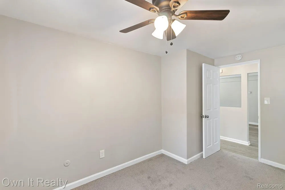 45845 Brownell Street Utica City, MI 48317