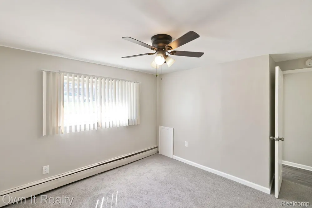 45845 Brownell Street Utica City, MI 48317