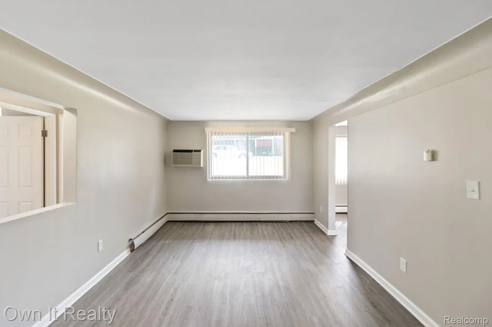 45845 Brownell Street Utica City, MI 48317