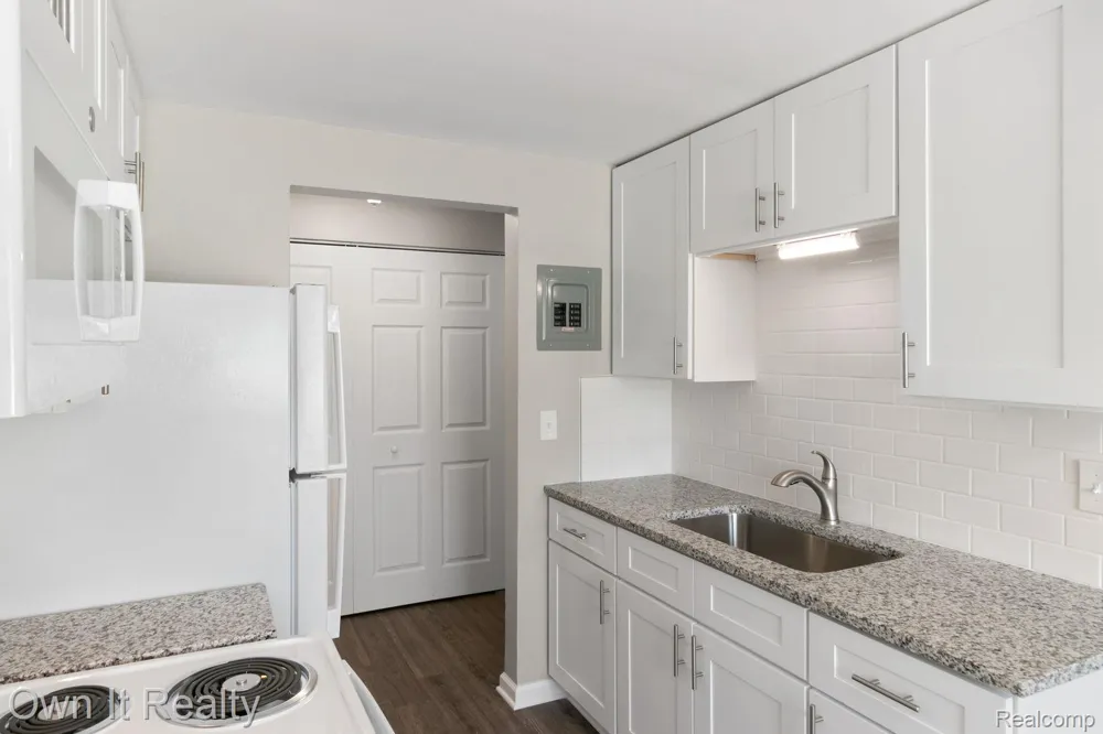 45845 Brownell Street Utica City, MI 48317