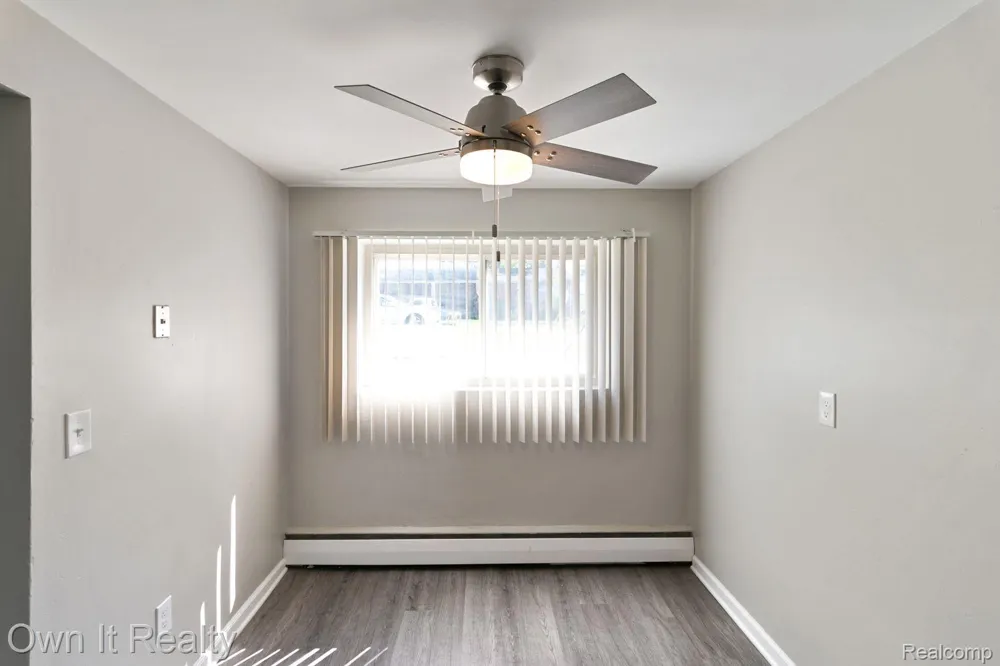 45845 Brownell Street Utica City, MI 48317
