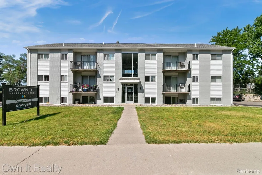 45845 Brownell Street Utica City, MI 48317