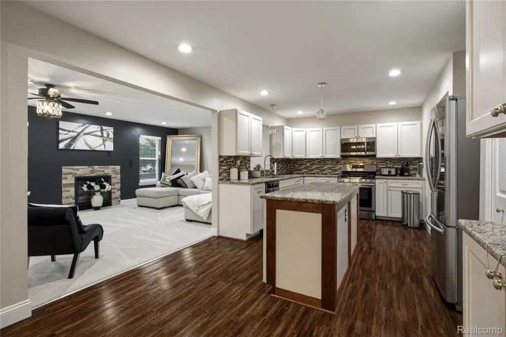 39083 Commons Drive Romulus City, MI 48174