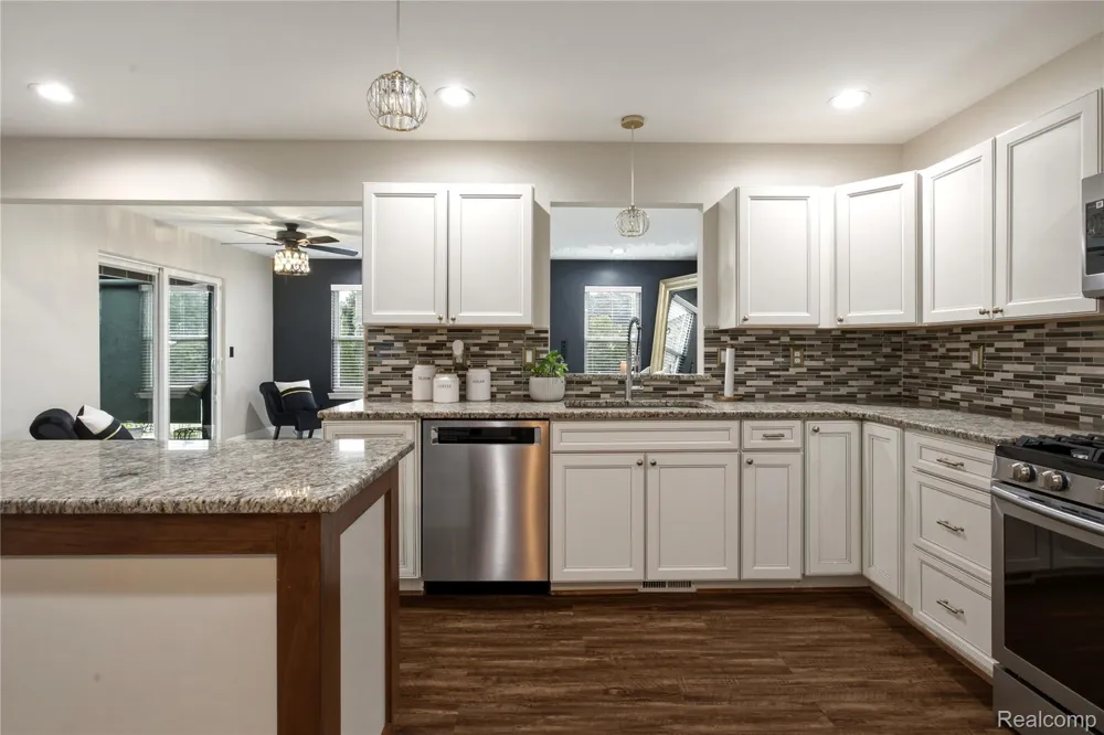 39083 Commons Drive Romulus City, MI 48174