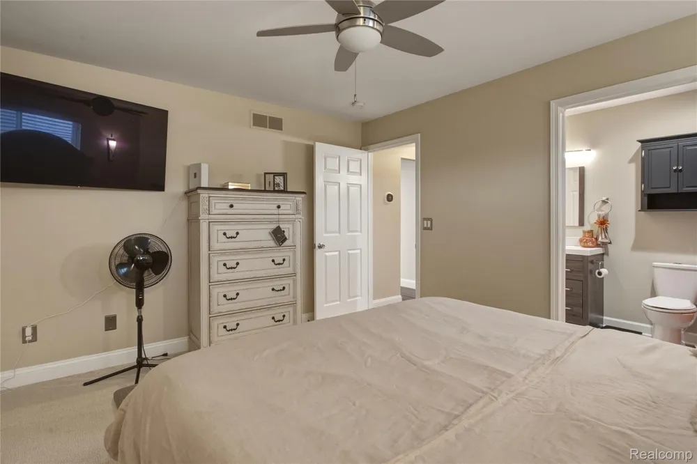 39083 Commons Drive Romulus City, MI 48174
