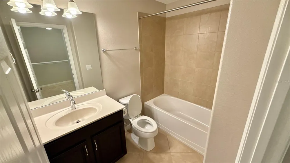 8569 VEDDER LANE Orlando, FL 32832