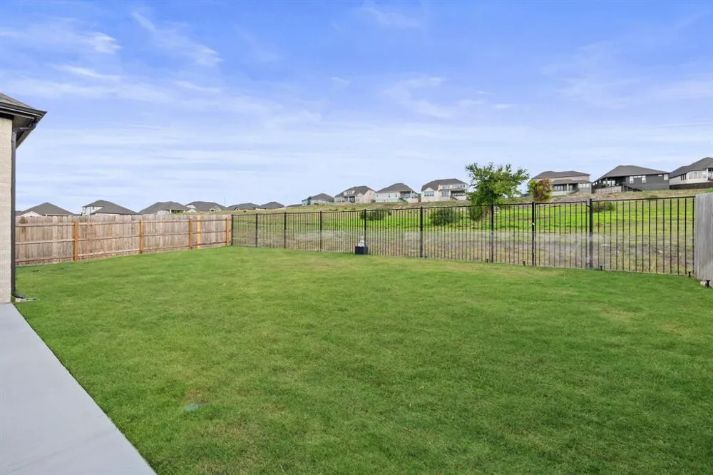 1008 Willie Ranch Way Leander, TX 78641